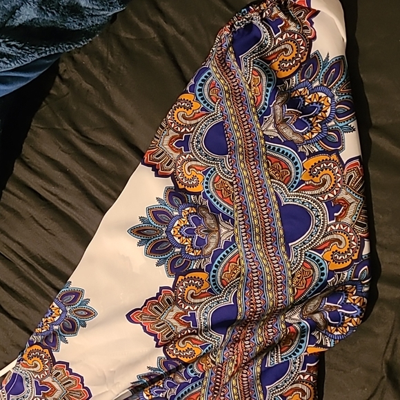 Dramatic Design Multicolor top - Picture 2 of 2